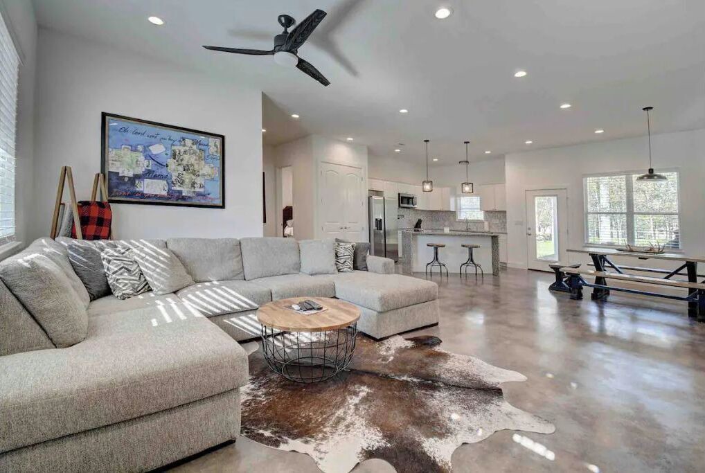 Photo of Livingroom in Bastrop