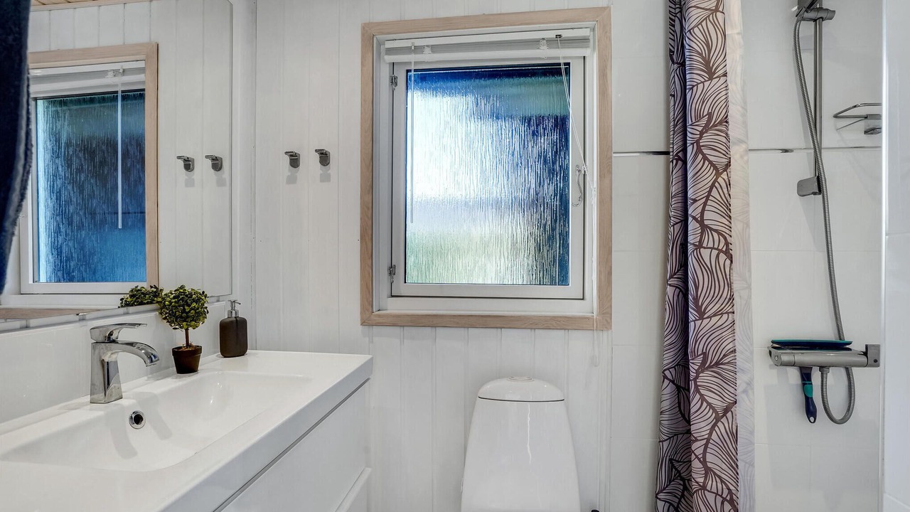 Photo of Bathroom in Logstor
