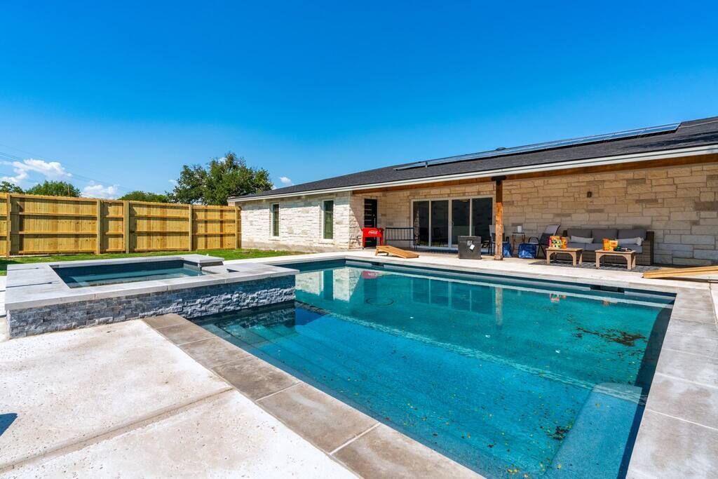 Photo of Outdoor in McNeil