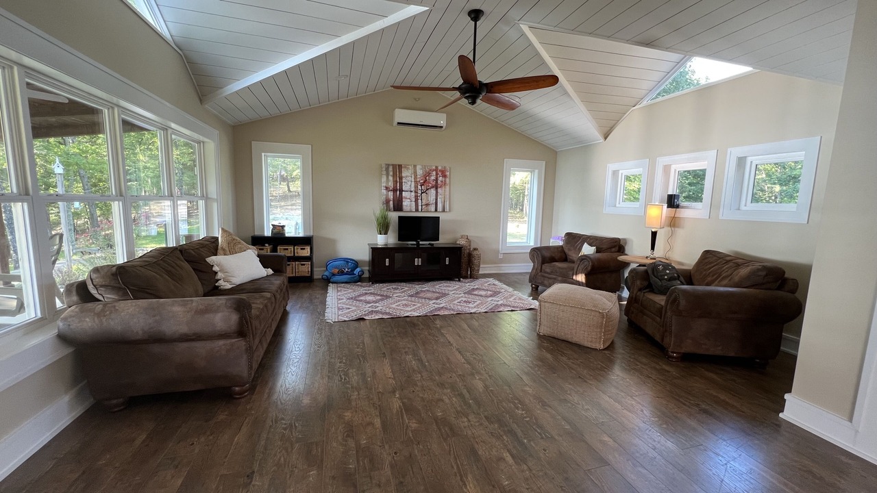 Photo of Livingroom in Boone County