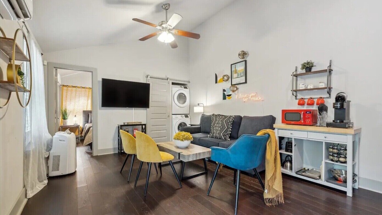 Photo of Livingroom in Blackshear-Prospect Hill
