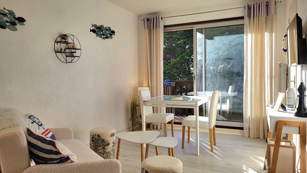 Photo of Livingroom in Merville-Franceville-Plage