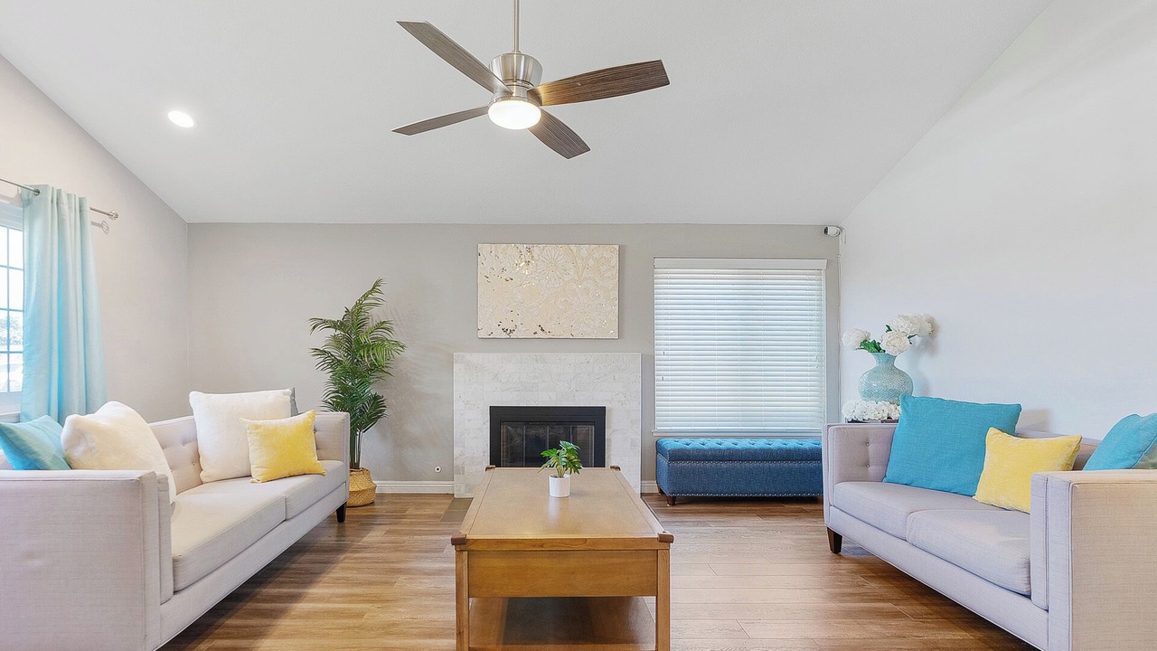 Photo of Livingroom in Mira Mesa