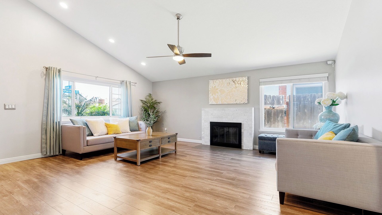 Photo of Livingroom in Mira Mesa