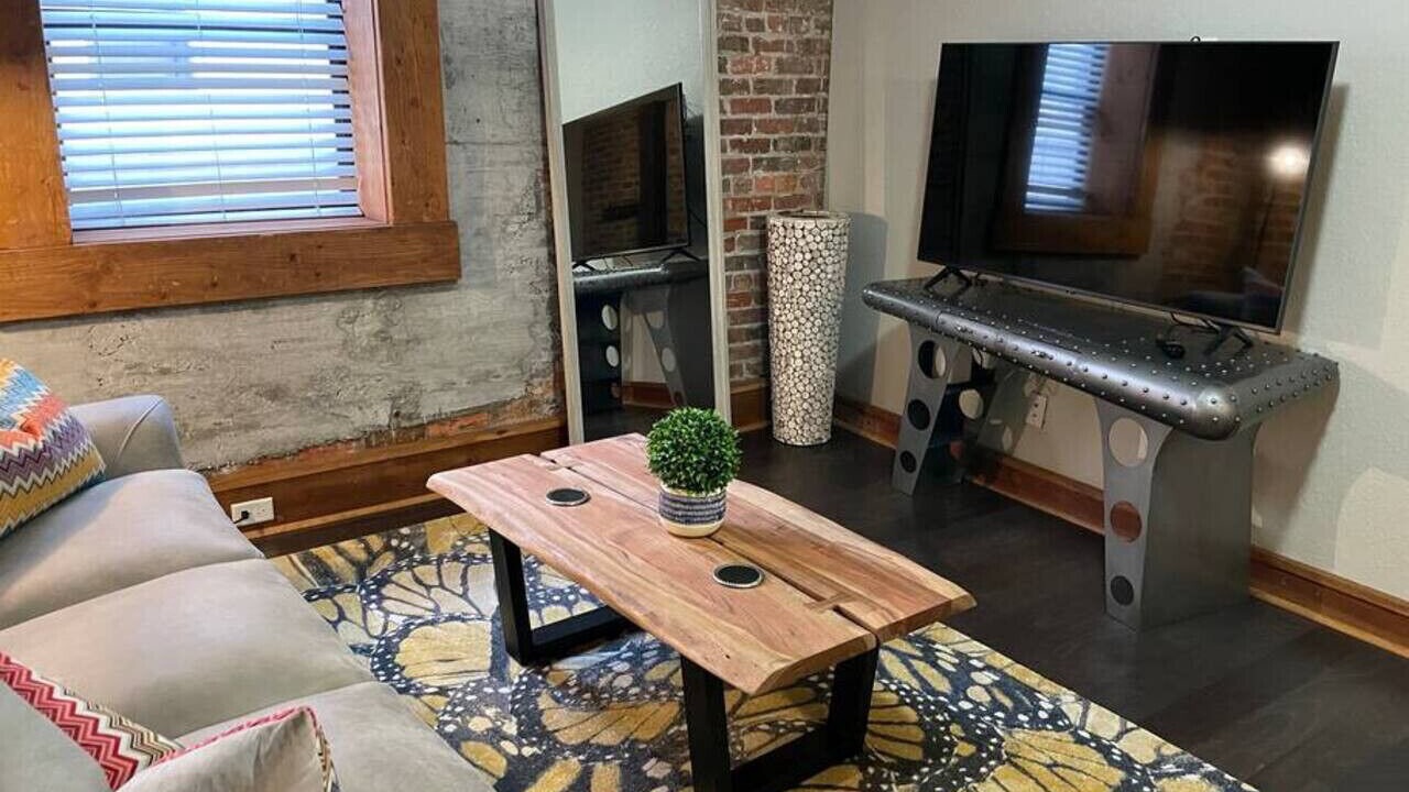 Photo of Livingroom in Downtown