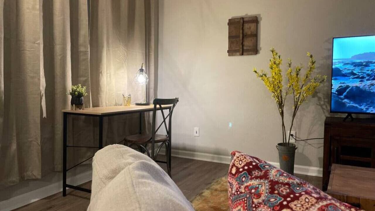 Photo of Livingroom in Western Branch North