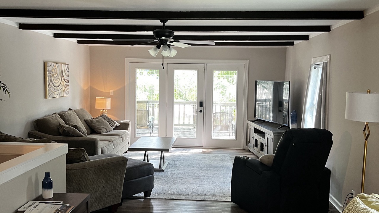 Photo of Livingroom in Jones Mills