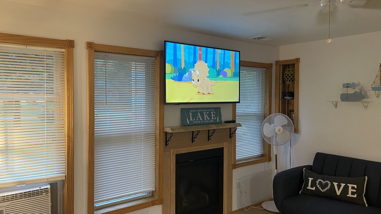 Photo of Livingroom in Houghton Lake