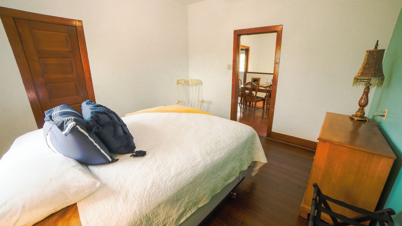 Photo of Bedroom in Lamont