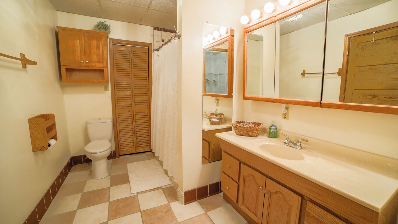 Photo of Bathroom in Lamont