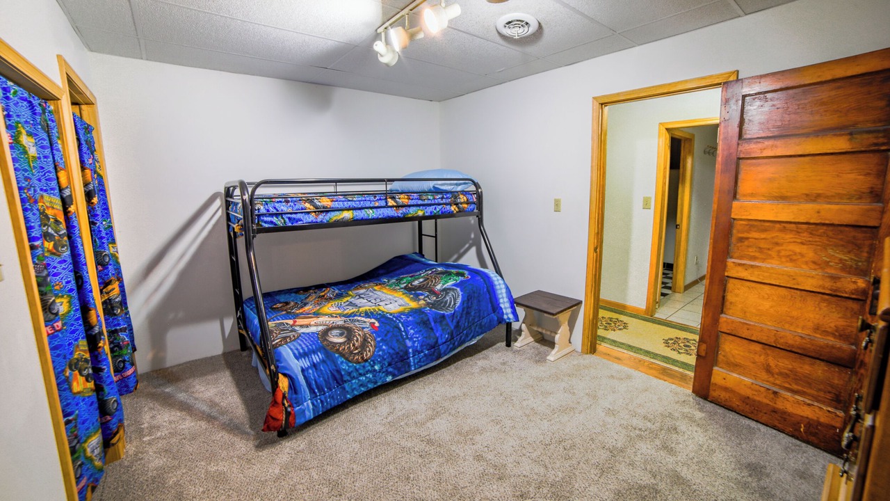 Photo of Bedroom in Lamont