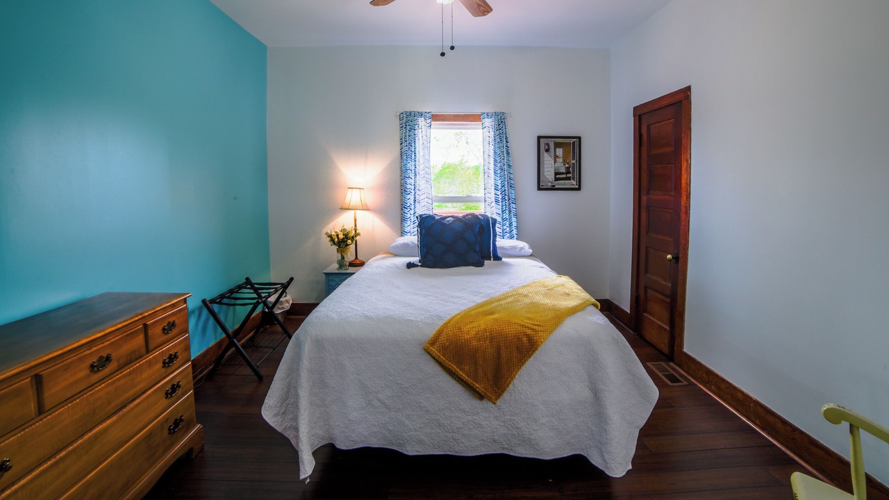 Photo of Bedroom in Lamont