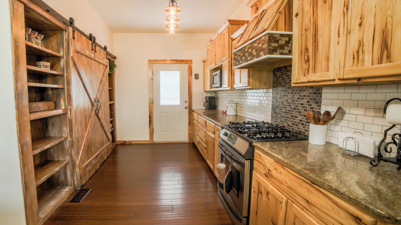 Photo of Kitchen in Lamont