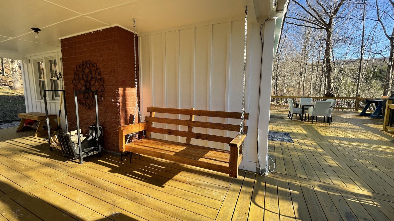 Photo of Patio Balcony in Lebanon Springs