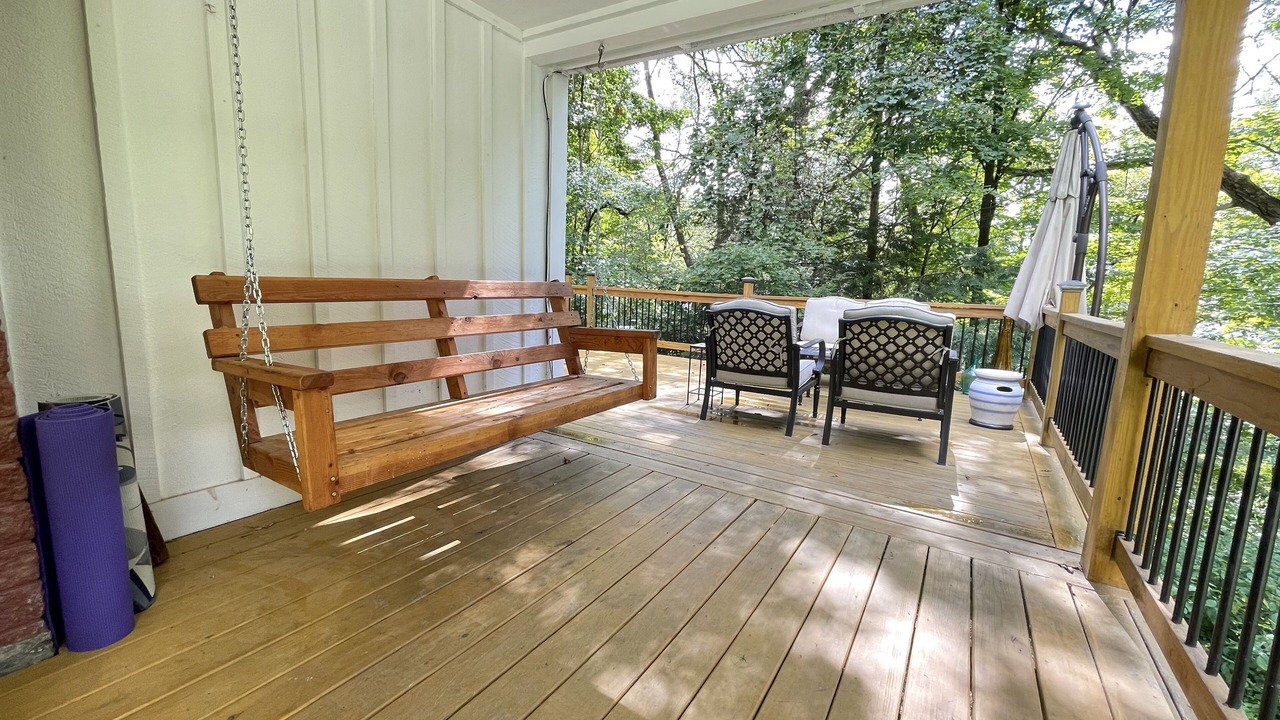 Photo of Patio Balcony in Lebanon Springs