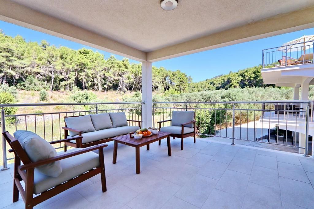 Photo of Patio Balcony in Potirna