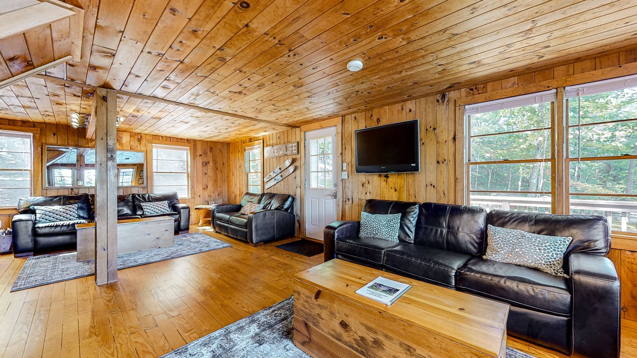 Photo of Livingroom in Pine River Pond