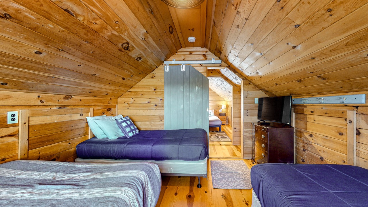 Photo of Bedroom in Pine River Pond