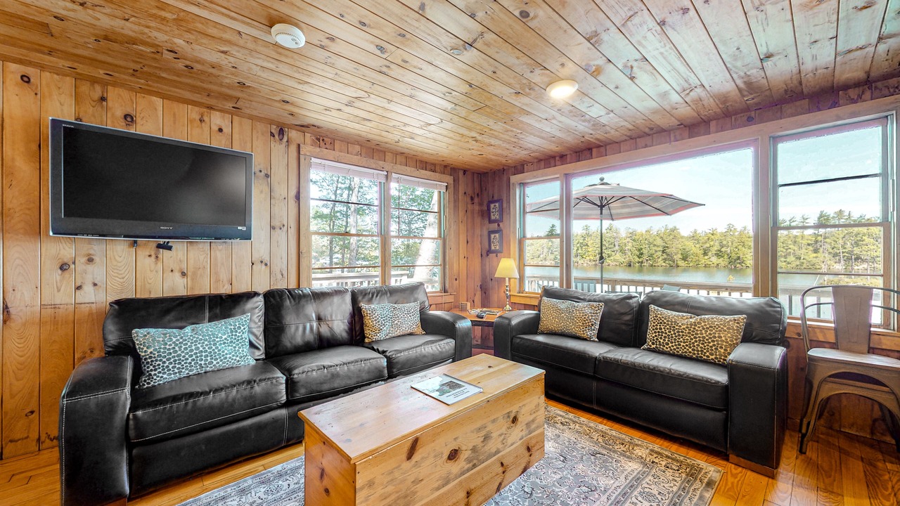 Photo of Livingroom in Pine River Pond