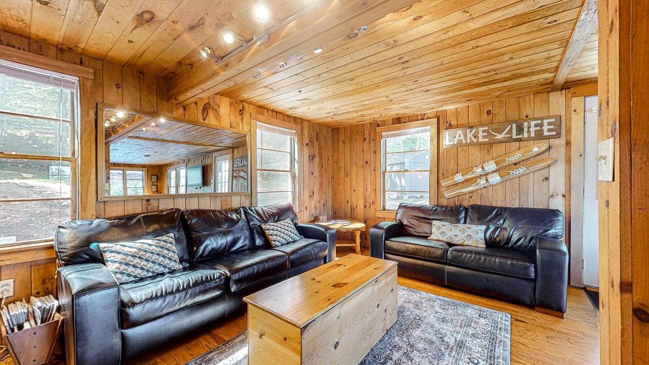 Photo of Livingroom in Pine River Pond