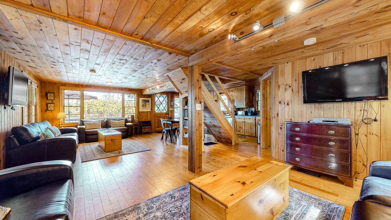 Photo of Livingroom in Pine River Pond