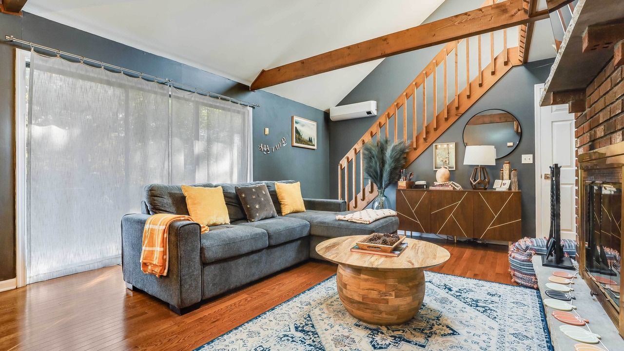 Photo of Livingroom in Long Pond