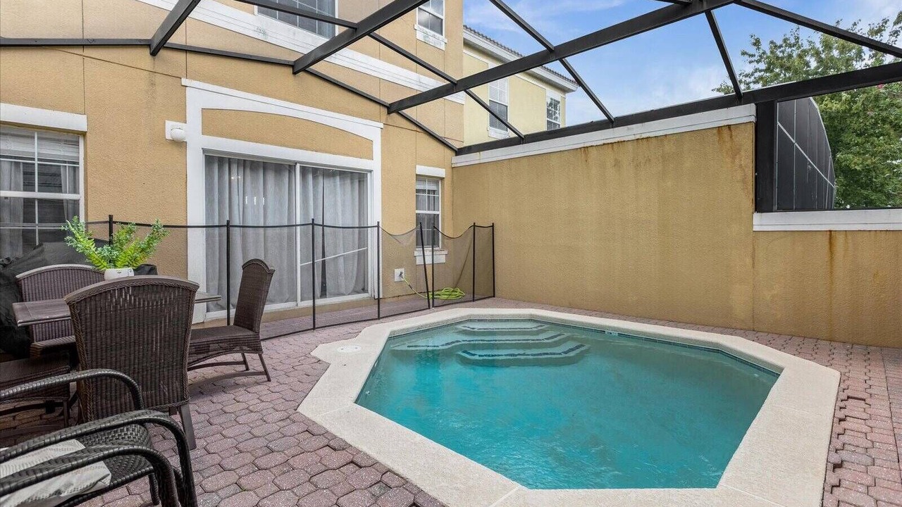 Photo of Patio Balcony in Sunset Lakes