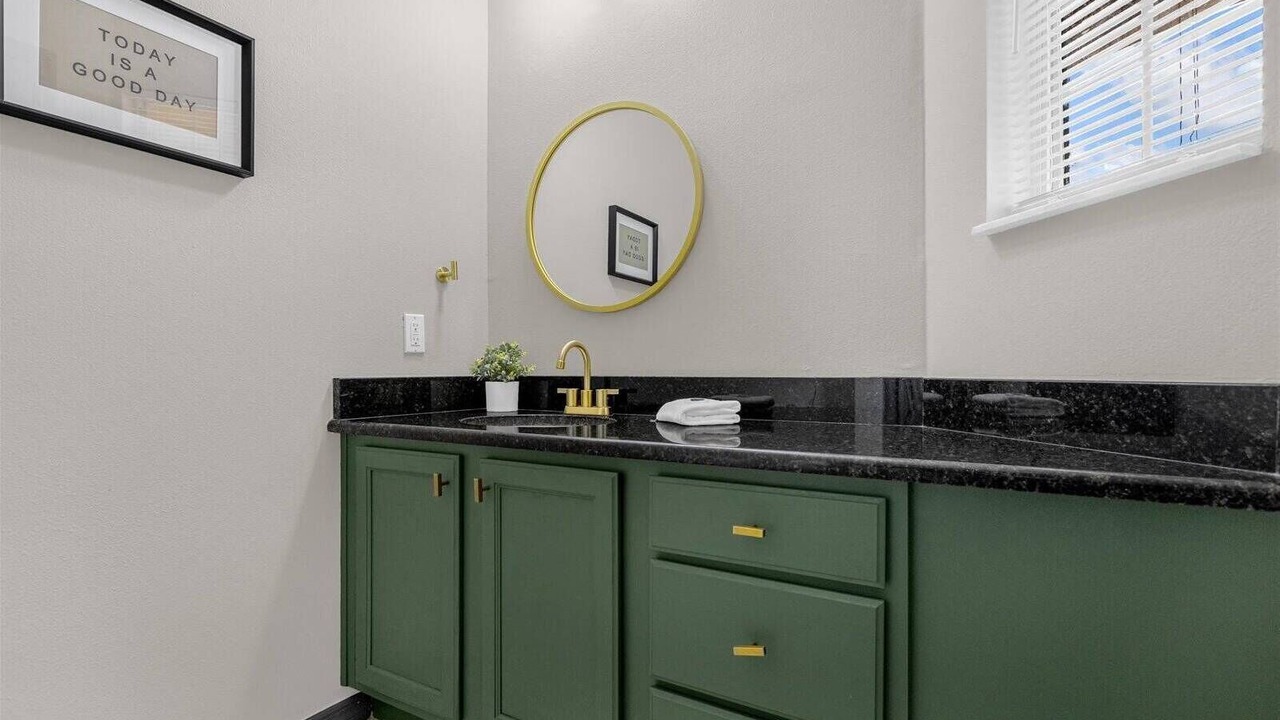Photo of Bathroom in Sunset Lakes