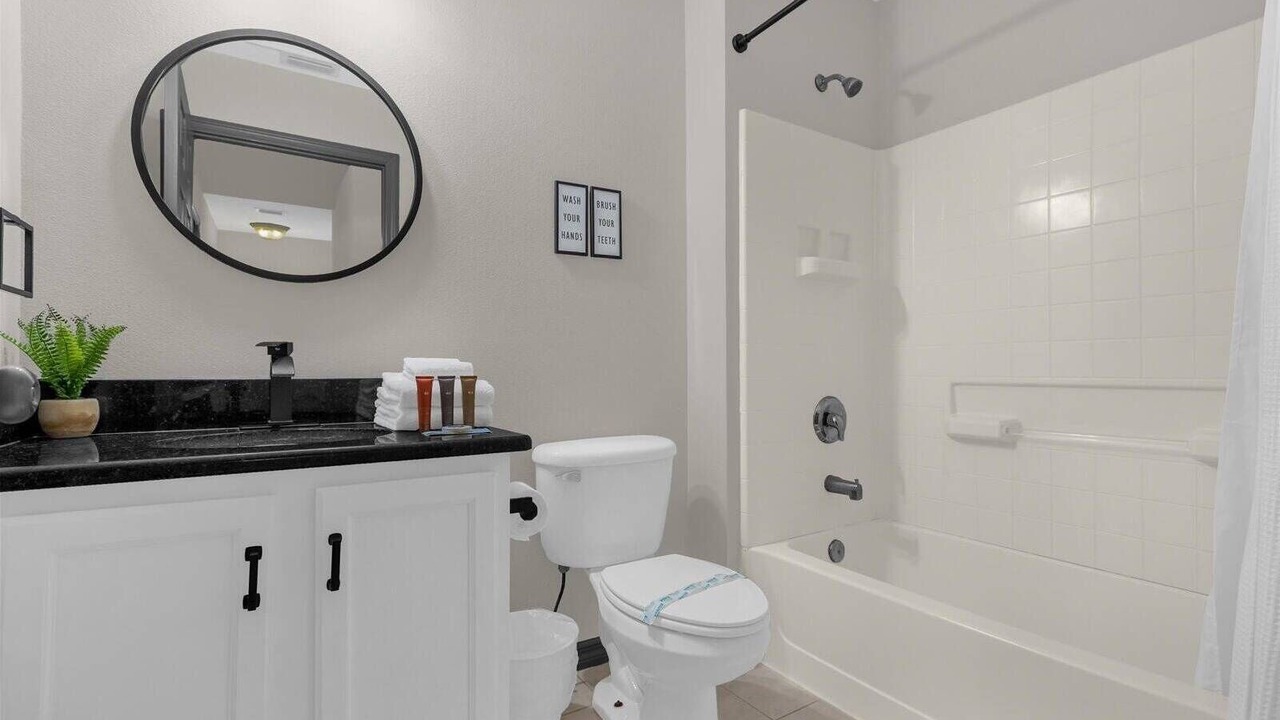 Photo of Bathroom in Sunset Lakes