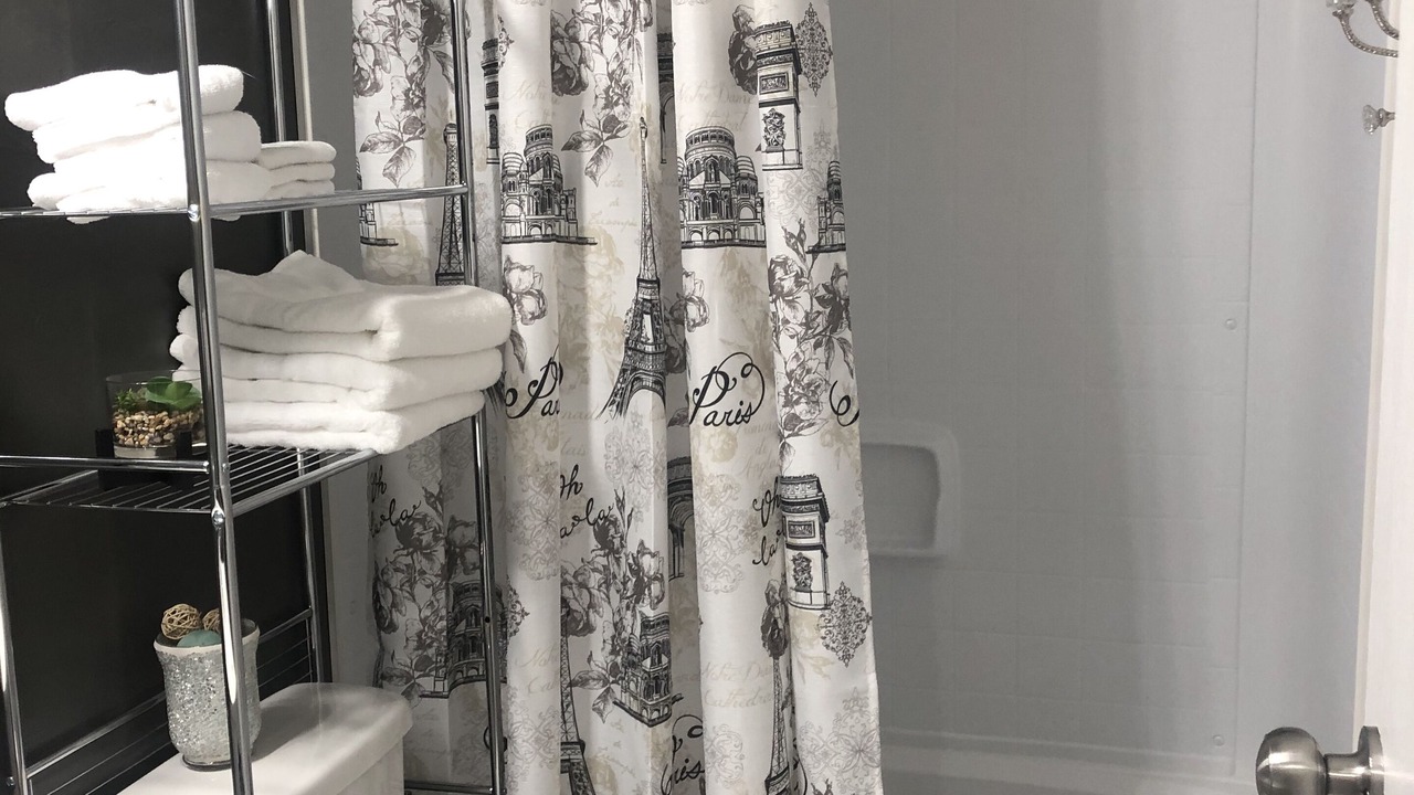Photo of Bathroom in Counce