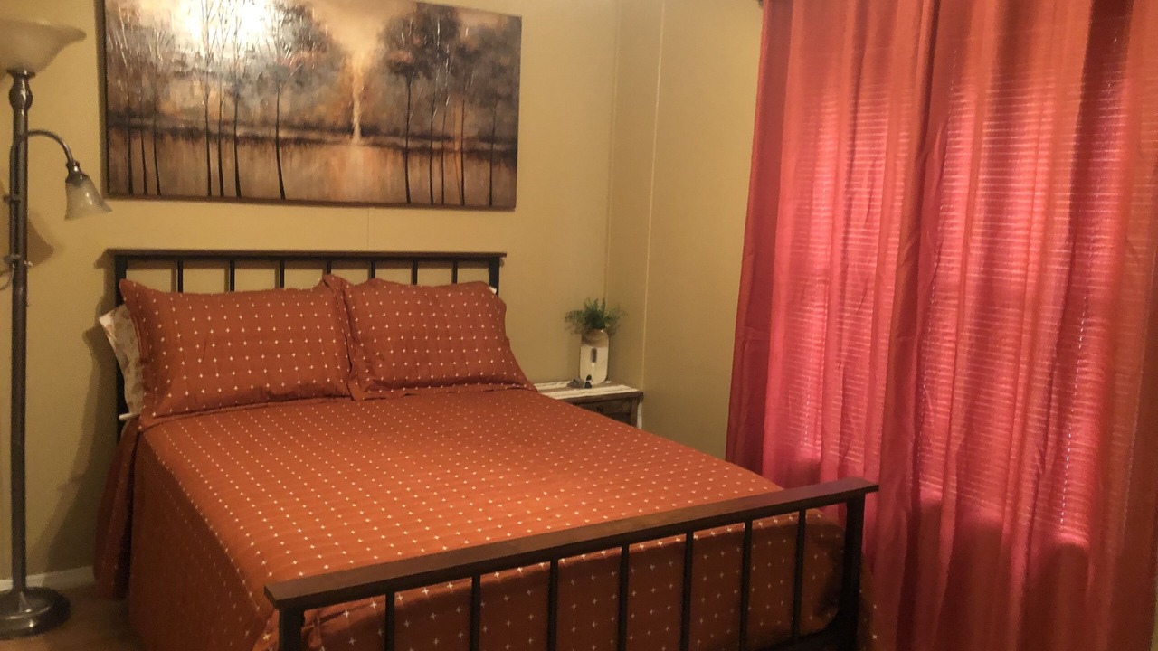 Photo of Bedroom in Counce