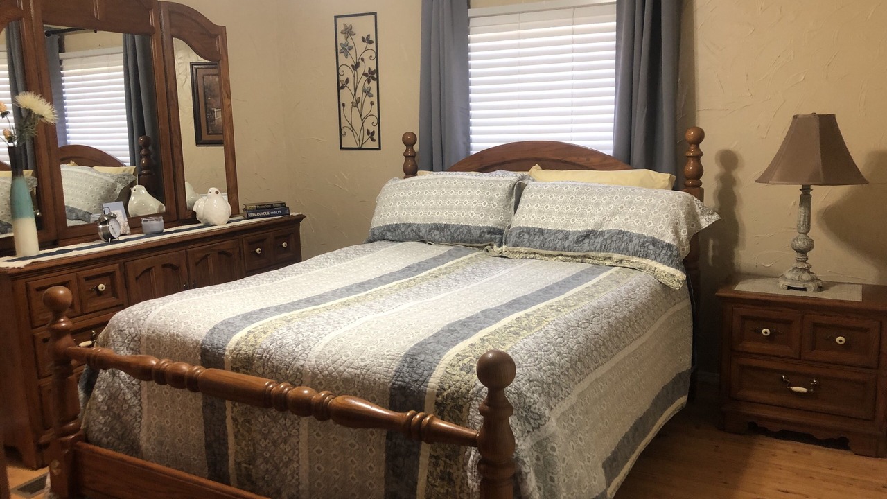 Photo of Bedroom in Counce