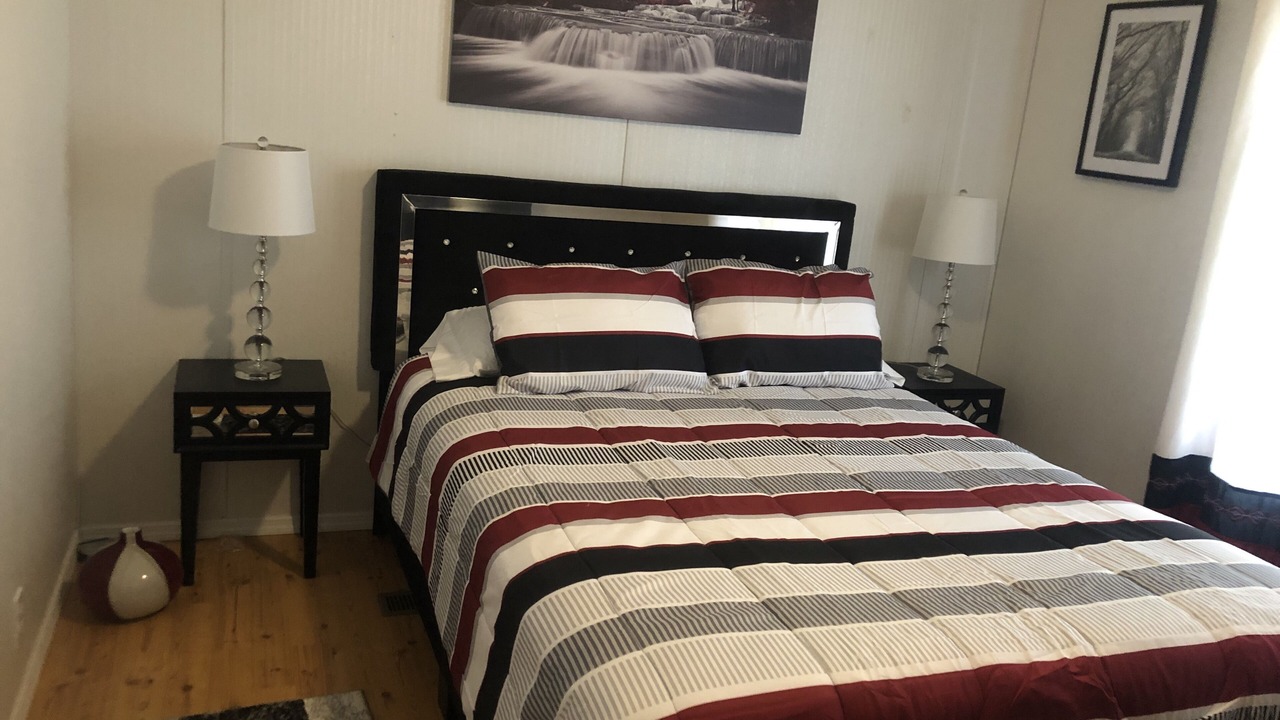 Photo of Bedroom in Counce