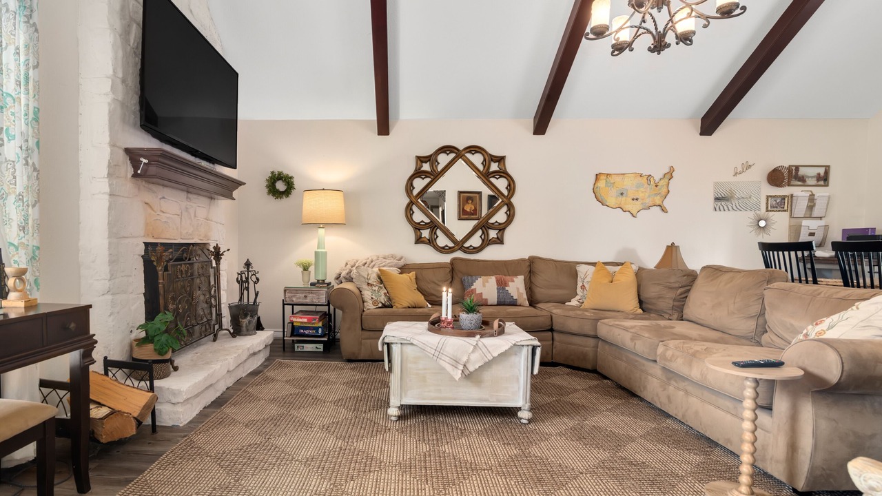 Photo of Livingroom in Jenks