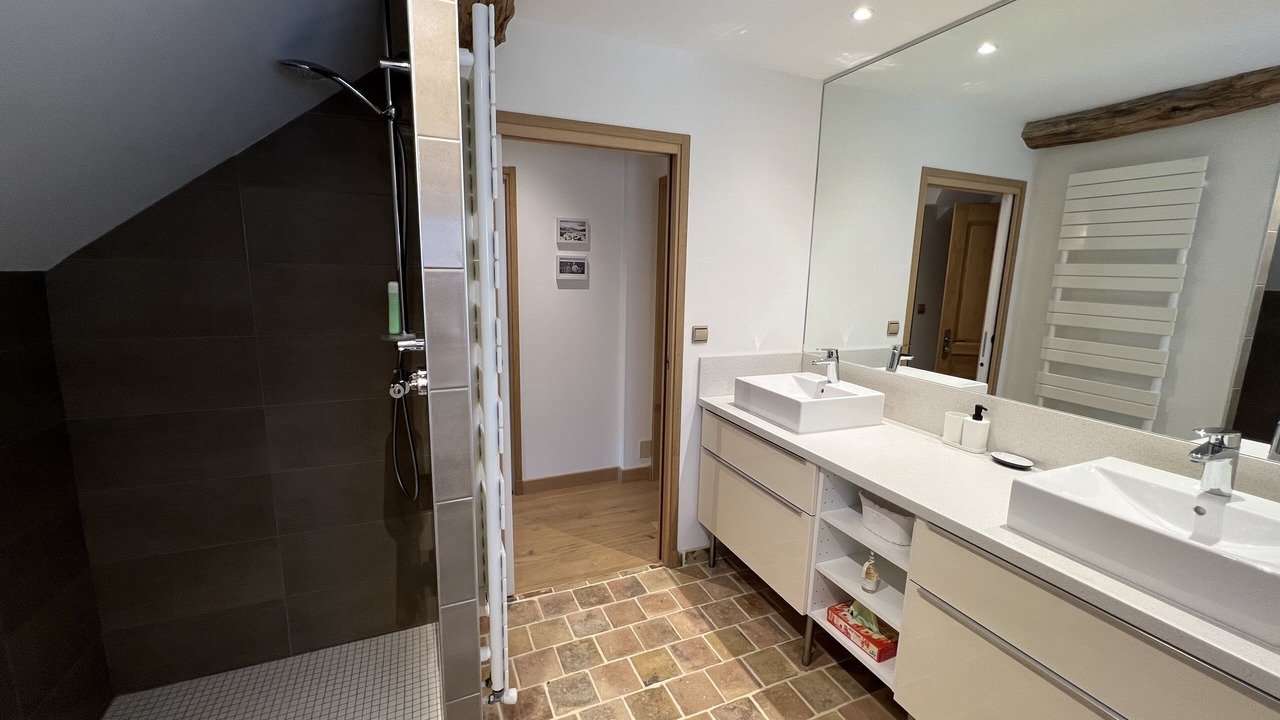 Photo of Bathroom in Chassagne-Montrachet