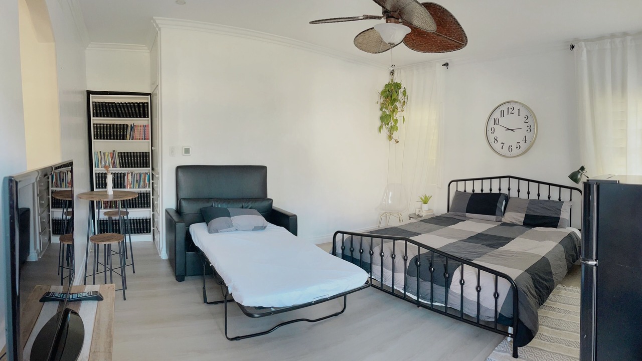 Photo of Bedroom in Midway City