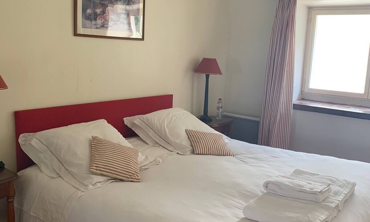 Photo of Bedroom in Savigny-Levescault