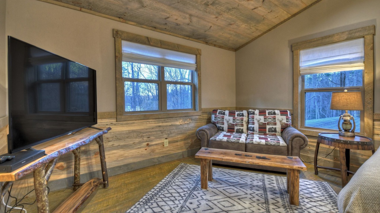 Photo of Livingroom in Blairsville
