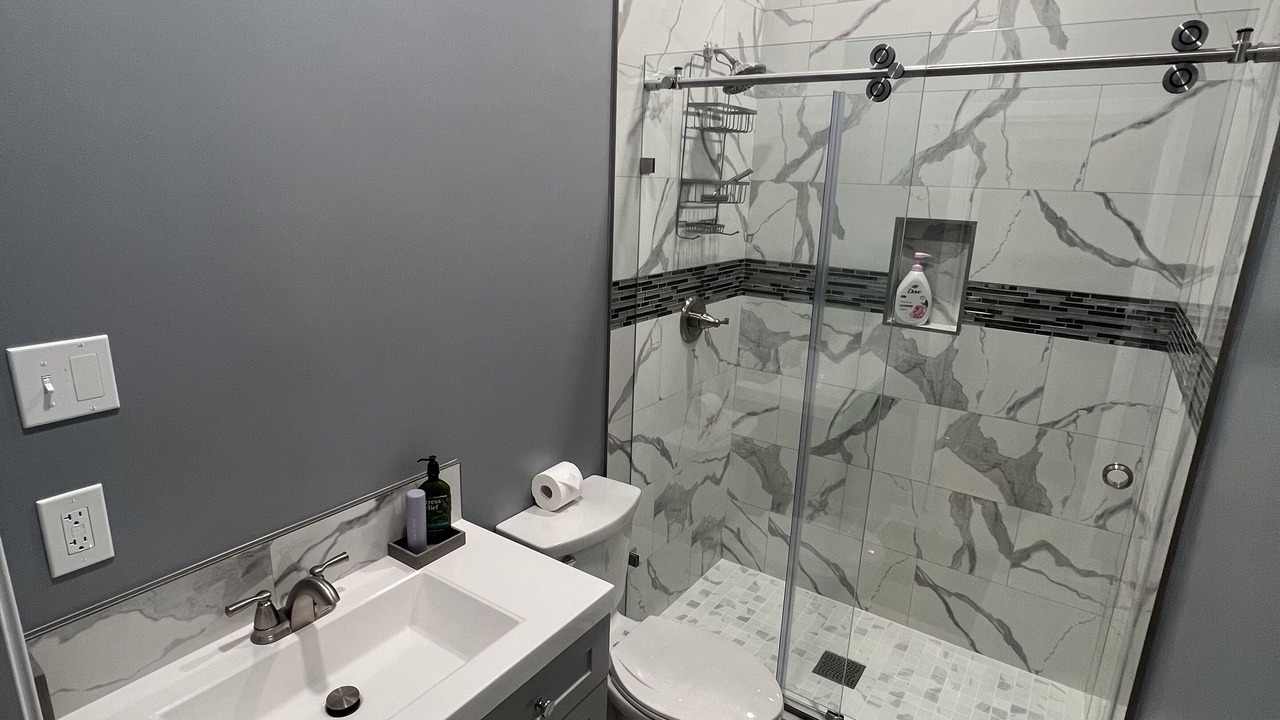Photo of Bathroom in North Oak Park