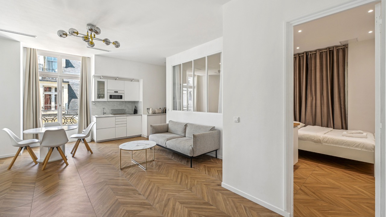 Photo of Livingroom in 8th Arrondissement