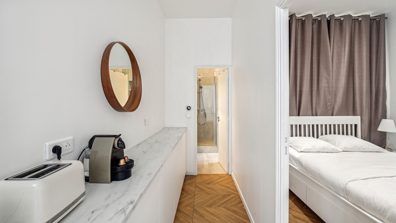 Photo of Bedroom in 8th Arrondissement