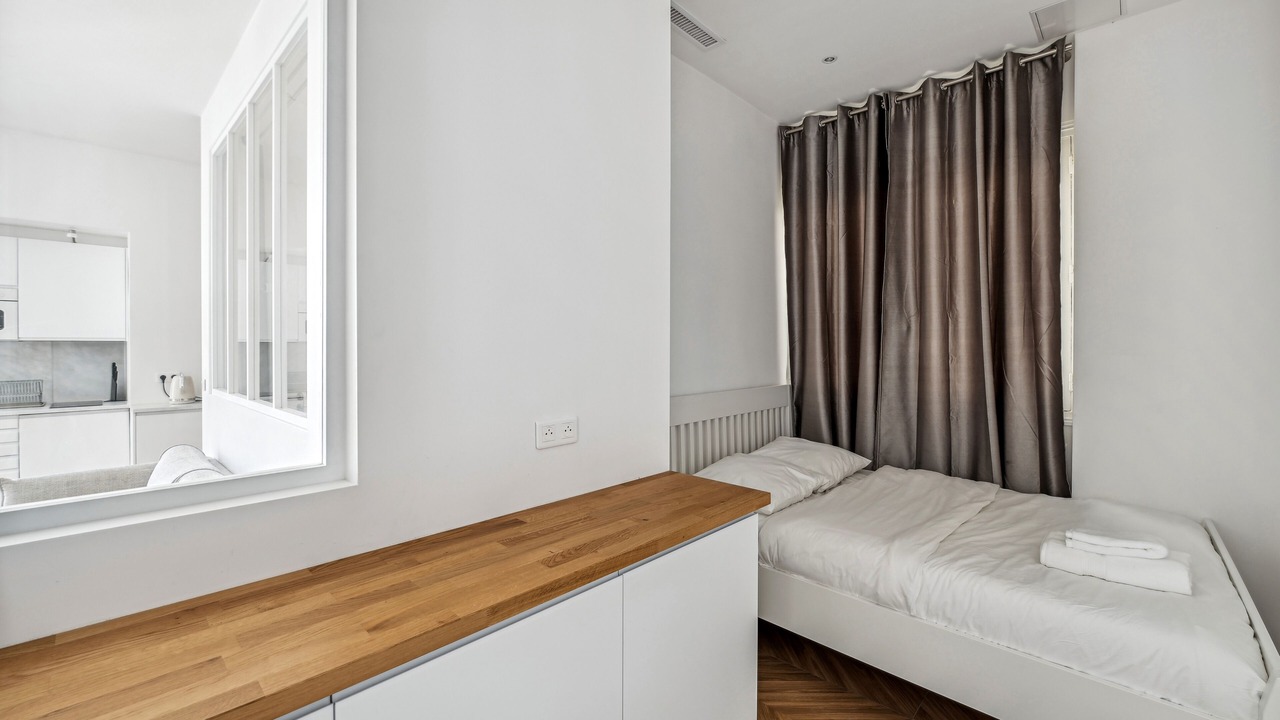 Photo of Bedroom in 8th Arrondissement