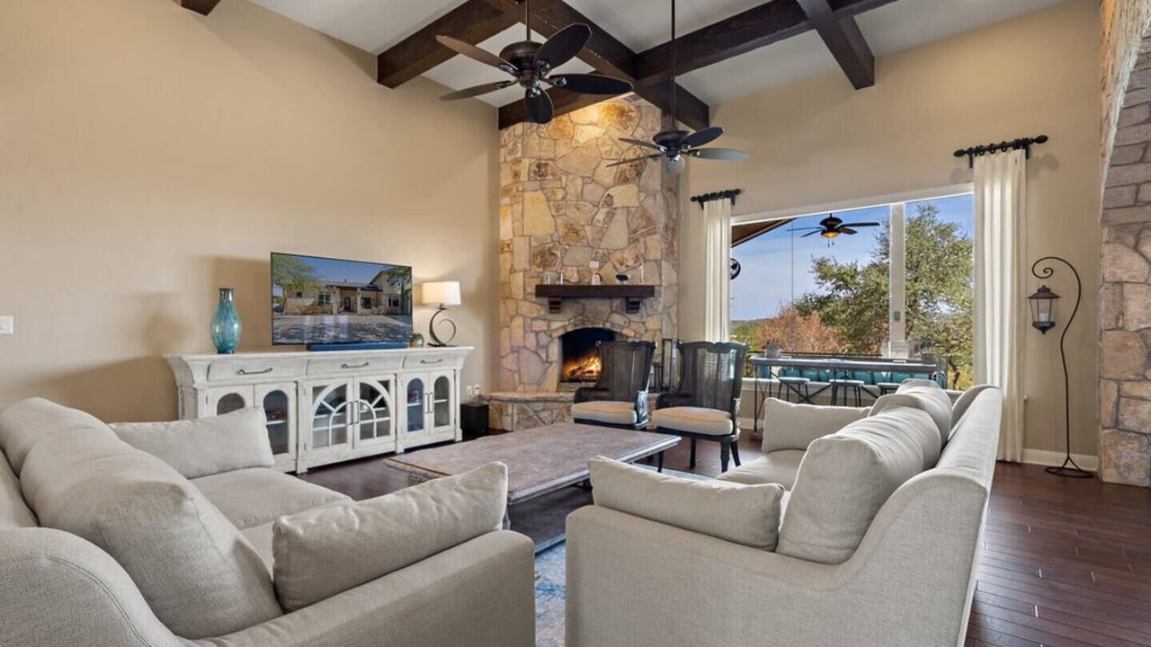Photo of Livingroom in Paleface Park