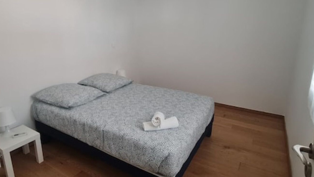 Photo of Bedroom in Ensues-la-Redonne