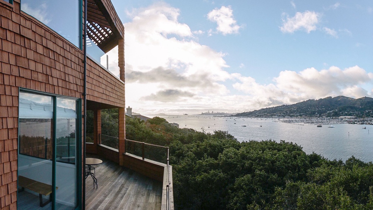 Photo of Patio Balcony in Strawberry