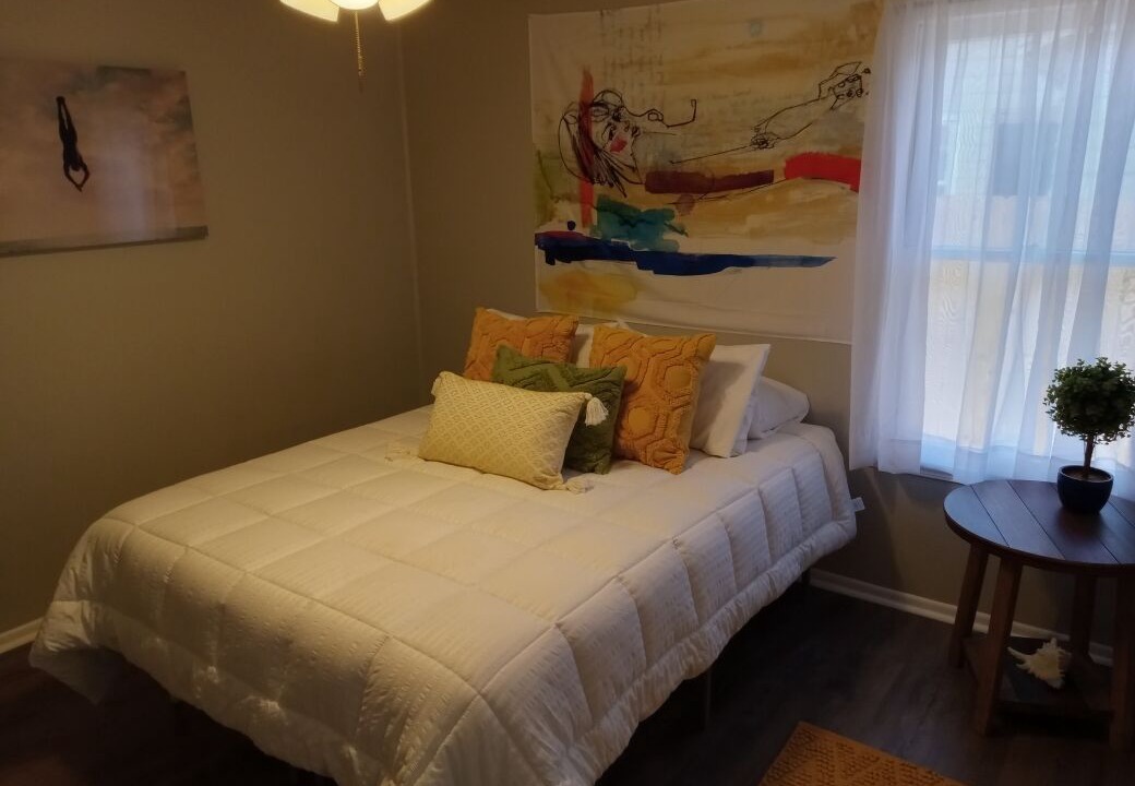 Photo of Bedroom in Central City
