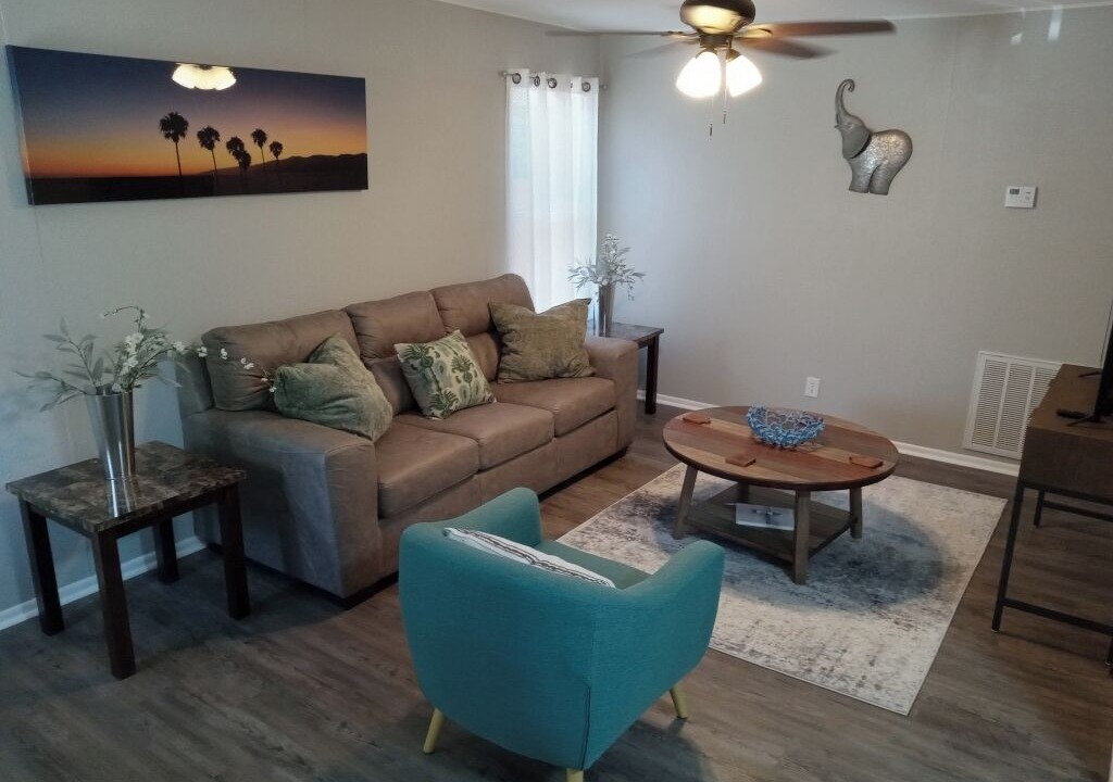 Photo of Livingroom in Central City