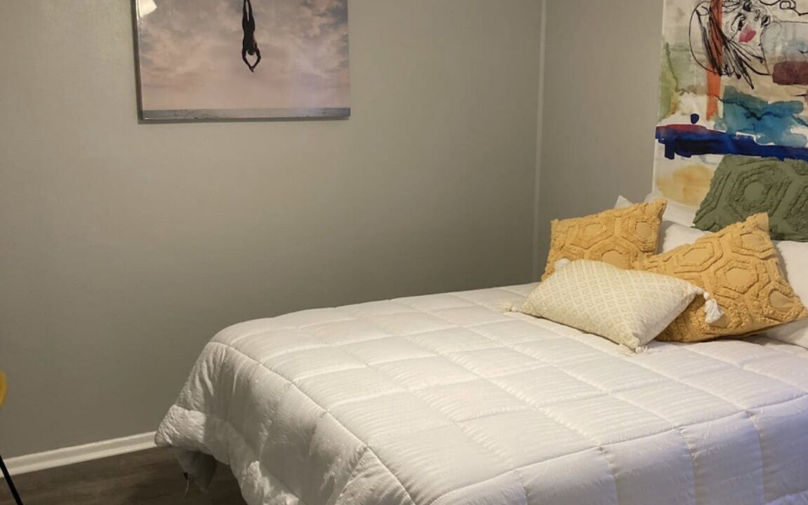 Photo of Bedroom in Central City