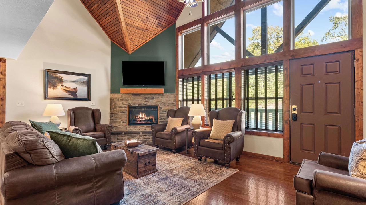Photo of Bedroom in Reeds Spring
