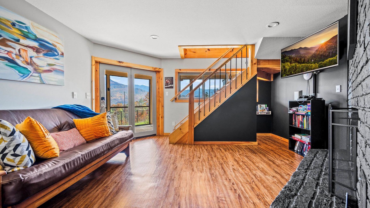 Photo of Livingroom in Pittman Center